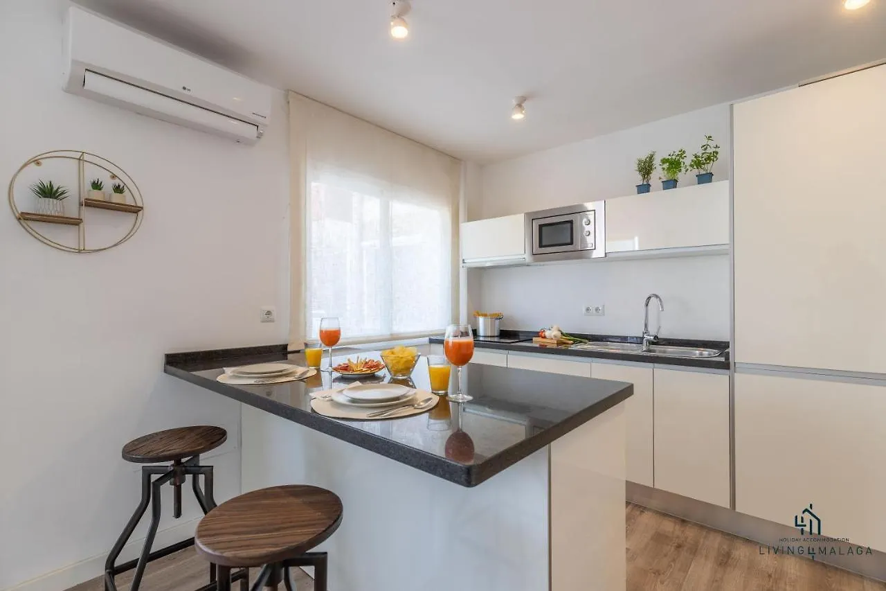 Living4Malaga Sea Breeze Apartment 0*, Malaga